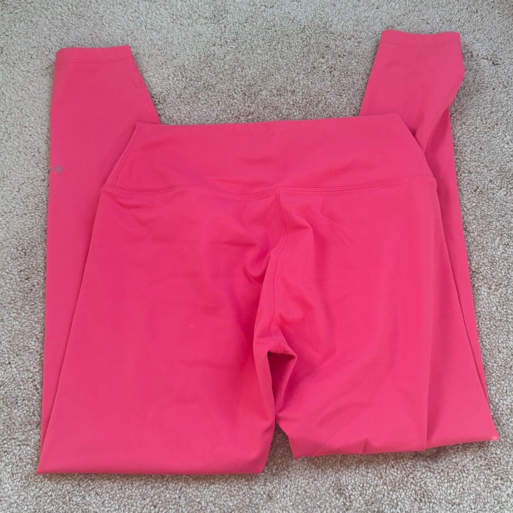Pink Nike leggings